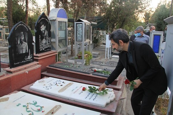 برگزاری جلسه مدیران حوزه حمل و نقل و ترافیک تهران در گلزار شهدا