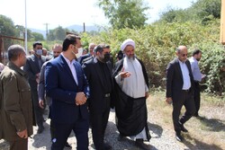 وزیر فرهنگ و ارشاد از مجتمع فرهنگی و هنری کردکوی بازدید کرد