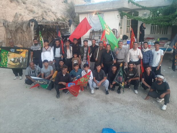 عاشقان حسینی از شهر «دبیران» عازم کربلا شدند عاشقان حسینی از شهر «دبیران» عازم کربلا شدند