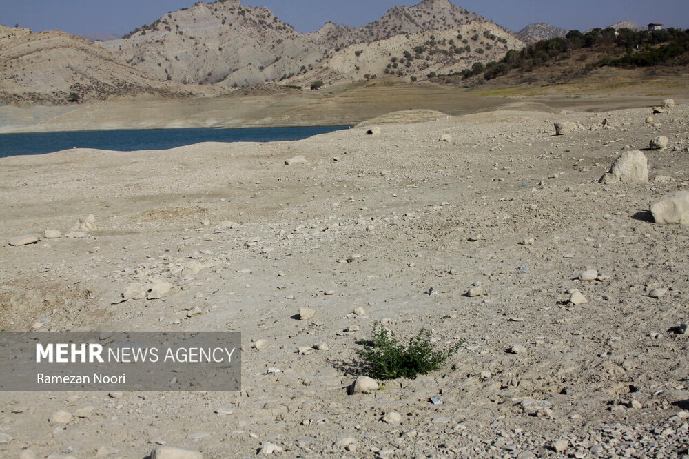 تشدید خشکسالی در ایلام؛ دسترسی به آب در روستاها دشوار شد تشدید خشکسالی در ایلام؛ دسترسی به آب در روستاها دشوار شد