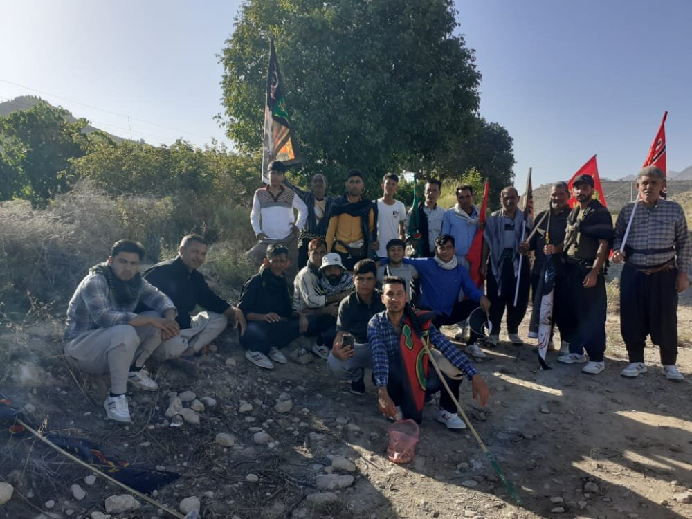 عاشقان حسینی از شهر «دبیران» عازم کربلا شدند