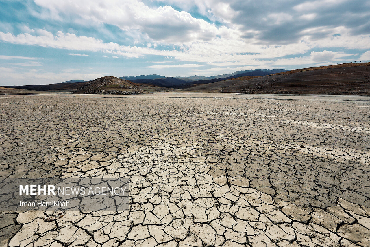 کاهش چشمگیر بارندگیها در همدان؛ زنگ خطر کمآبی به صدا درآمد