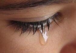 چرا انسان گریه می‌کند؟