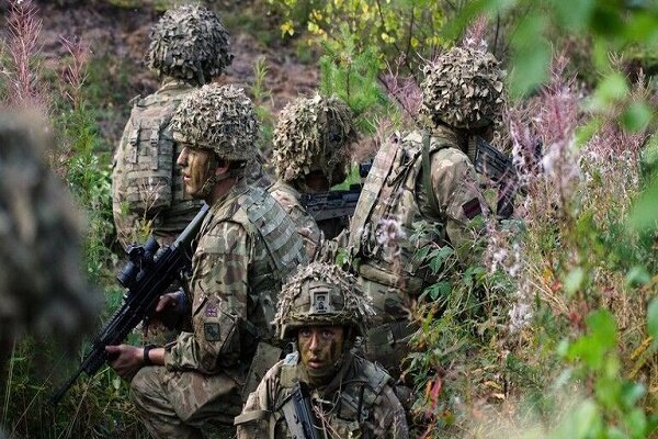 UK army troops preparing for war against Russia
