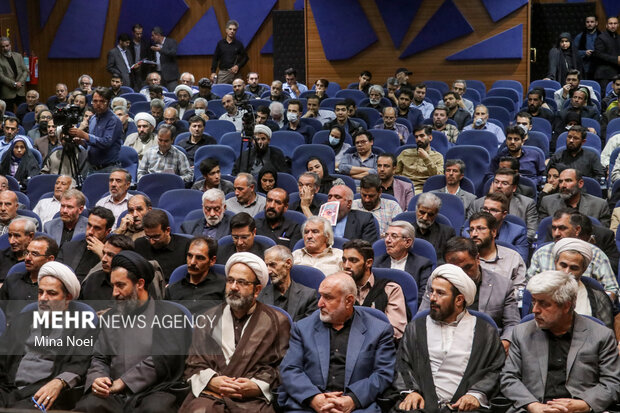  امروز انجام کار فرهنگی بزرگترین جهاد است