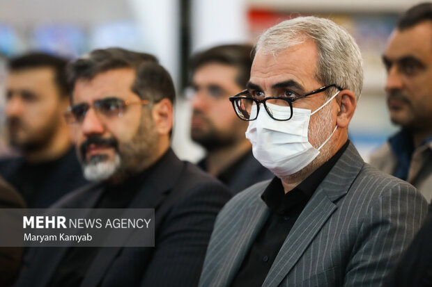 یوسف نوری وزیر آموزش و پرورش در مراسم افتتاح نمایشگاه ایران نوشت حضور دارد