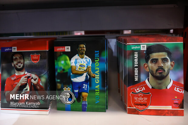 نمایشگاه ایران نوشت؛ رنگین کمانی از الگوها و قهرمان ایرانی