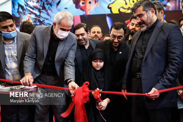 افتتاح نمایشگاه ایران نوشت