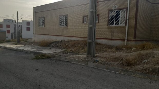 مسکن مهر دهدشت در حصار مشکلات زیرساختی است/ دپوی زباله در محل