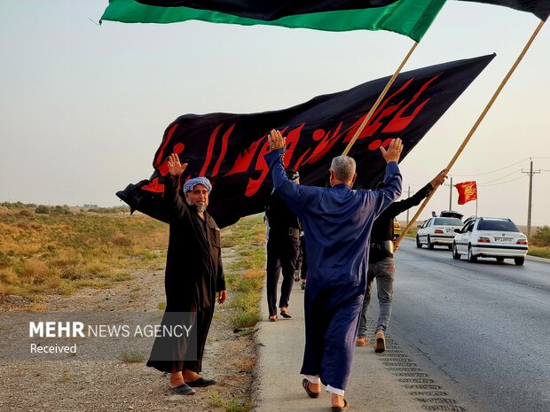 صوبہ خوزستان کے شہر رامشیر سے اربعین کے پیدل کاروان کی روانگی
