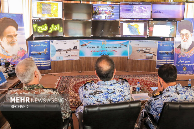 در نخستین روز از رزمایش مشترک پهبادی ۱۴۰۱ ارتش جمهوری اسلامی ایران، پهباد های مراقبتی و شناسایی از نیروهای چهارگانه ارتش، عملیات پایش مرزهای کشور و شناسایی اهداف در منطقه عمومی رزمایش با موفقیت انجام شد