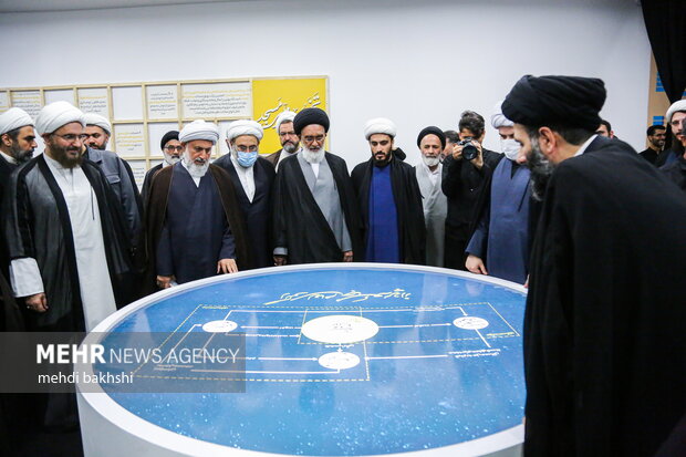 بازدید رئیس سازمان تبلیغات اسلامی از نمایشگاه مسجد جامعه پرداز قم