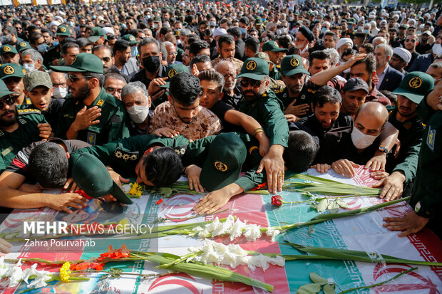 شهدا فرهنگ عاشورایی را جاودانه ساختند