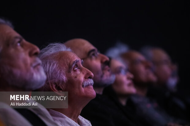 محمد رضا اصلانی در مراسم اعطای نشان خورشید به رامین فاروقی حضور دارد