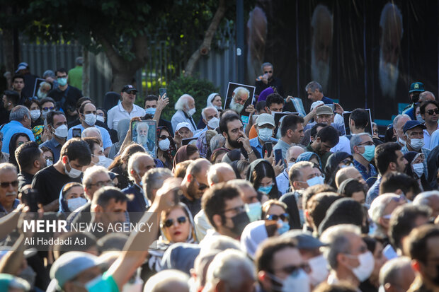 Ünlü şair Huşeng İbtihac'ın cenaze töreninden fotoğraflar