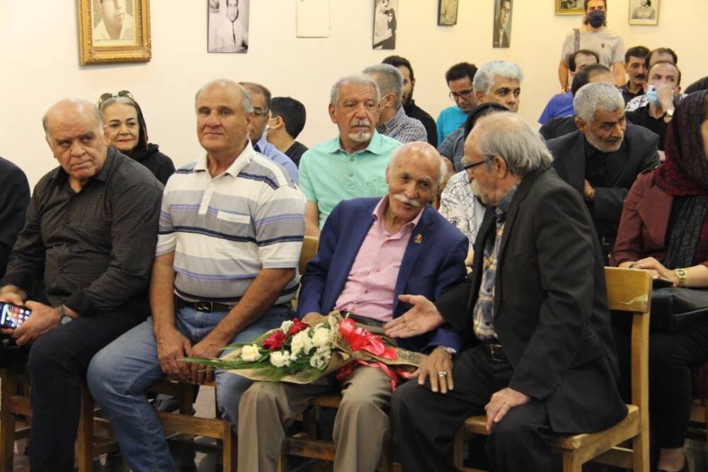 زندگی صادقانه تختی دلیل ماندگاری اوست/ پهلوان در قاب عکس