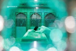 رہبر معظم کی موجودگی میں حرم امام رضا علیہ السلام میں غبار روئی کی روح پرور تقریب+ویڈیو