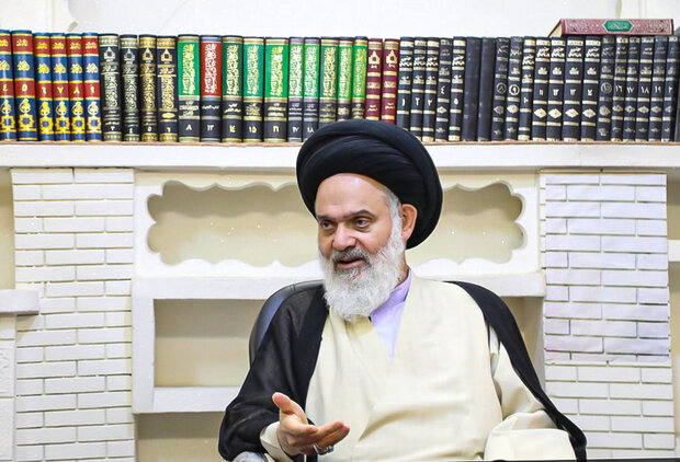 آیت الله حسینی بوشهری درگذشت «حسن غفوری فرد» را تسلیت گفت