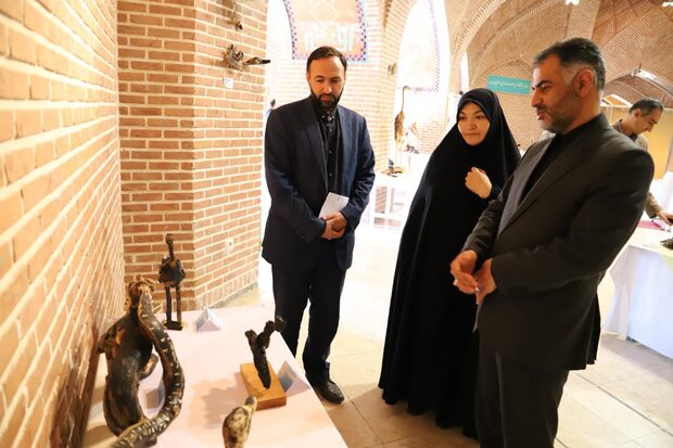 نمایشگاه «آب و آیینه» در اردبیل گشایش یافت