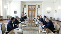 Emir Abdullahiyan, Tahran'da Iraklı mevkidaşı ile görüştü