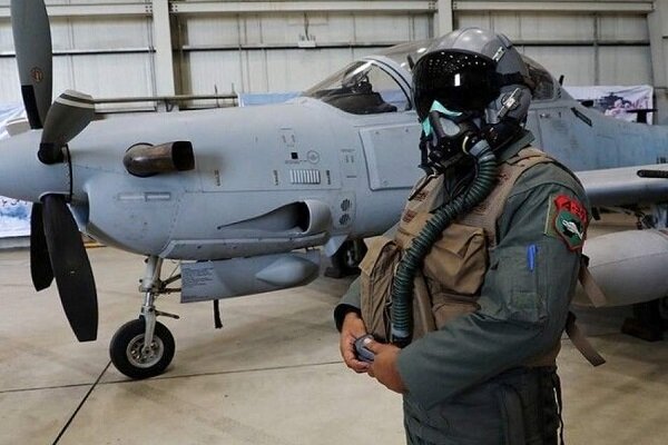 آمریکا، خلبانان افغانستان را به جنگ اوکراین می‌فرستد