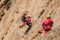 نجات کوهنورد سقوط کرده در ارتفاعات کامیاران