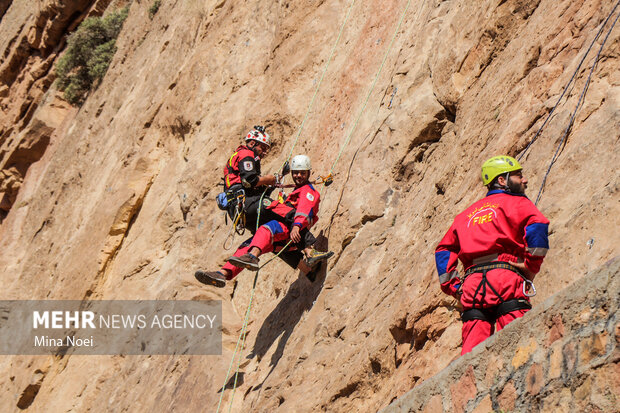 نجات کوهنورد سقوط کرده در ارتفاعات کامیاران