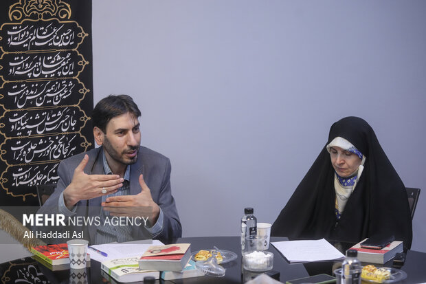 جدال تاریخ و ادبیات ونفی خلق در نویسندگی روایت جنگ رامخدوش میکند