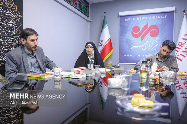 جدال تاریخ و ادبیات ونفی خلق در نویسندگی روایت جنگ رامخدوش میکند