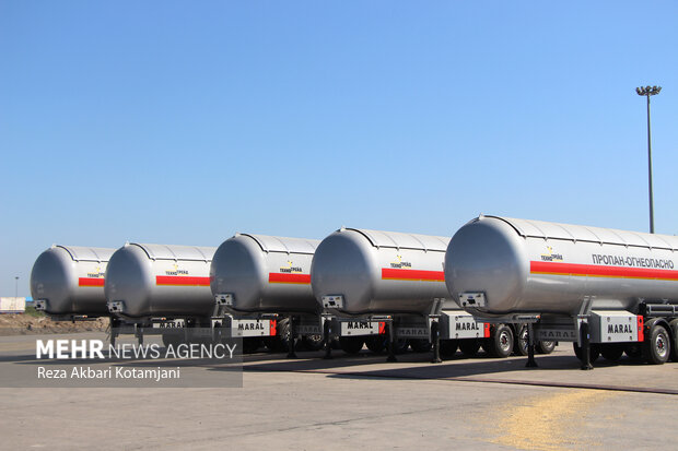 ترانزیت خودرو و صادرات کالاهای غیر نفتی از بندرکاسپین