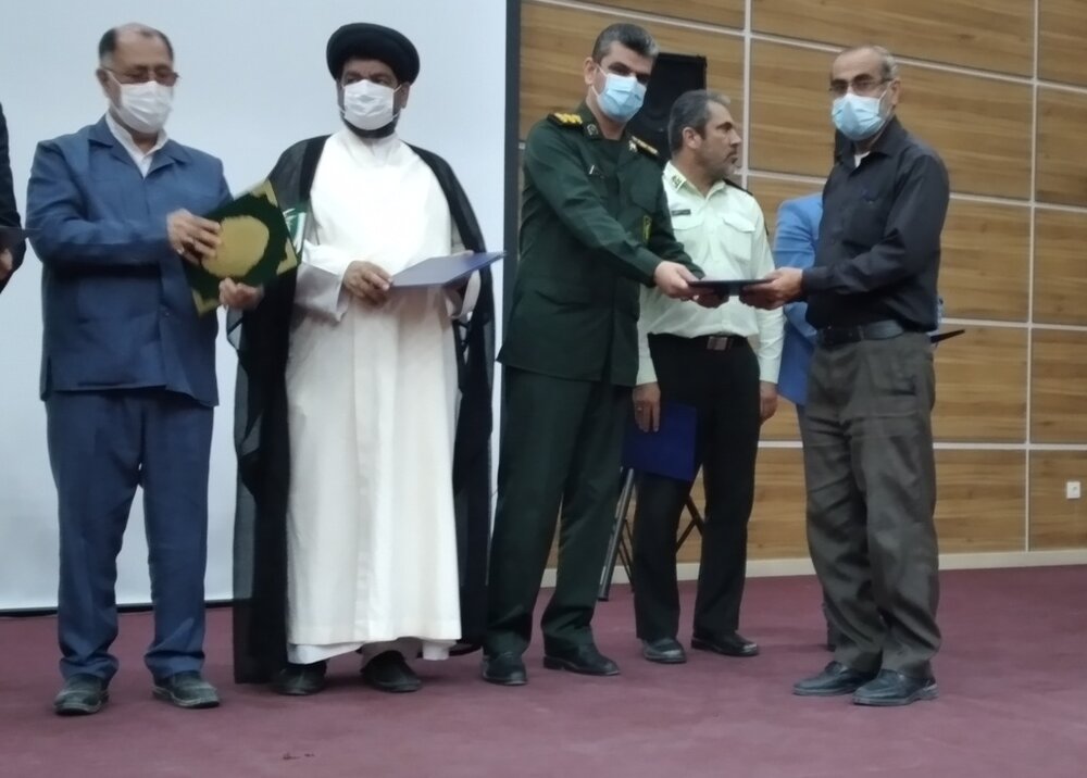 کارخانه فولاد از پروژههای شاخص هفته دولت در گناوه بود
