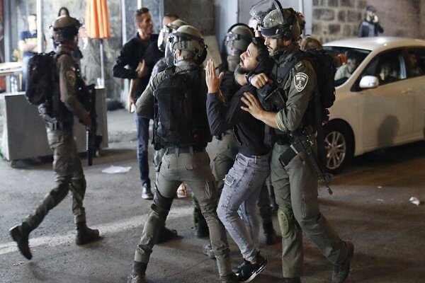 11 Palestinians injured during Zionists raid on Nablus