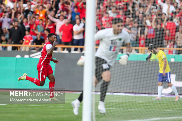 دو روی سیاه و سفید پرسپولیس/ سرخها باید تکلیفشان را مشخص کنند