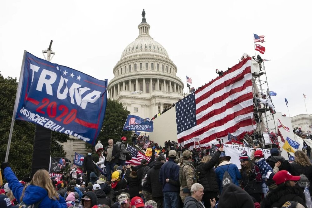 2 in 5 Americans think civil war will erupt