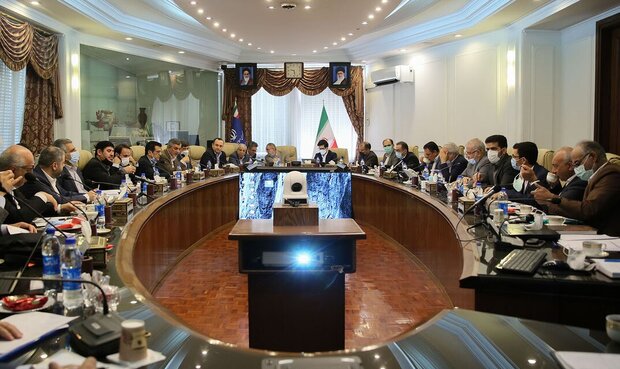 تأکید چندباره رهبری بر پتروپالایشگاهها/ اراده ملی شکل میگیرد؟