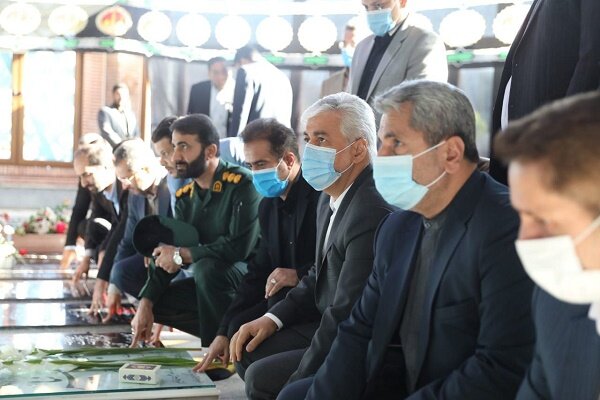وزیر ورزش و جوانان به مقام شامخ شهدای گیلان ادای احترام کرد