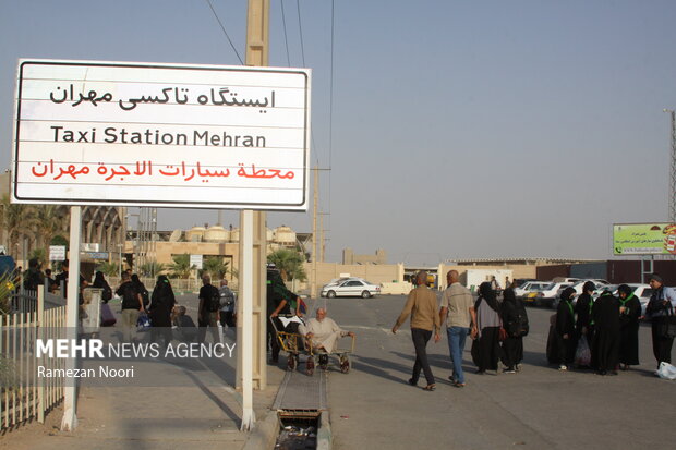 حضور گسترده زائران اربعین در مهران/ خدمات رسانی تسریع شود