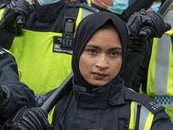 برطانیہ میں یہودیوں پر تنقید پر مسلم خاتون پولیس افسر معطل