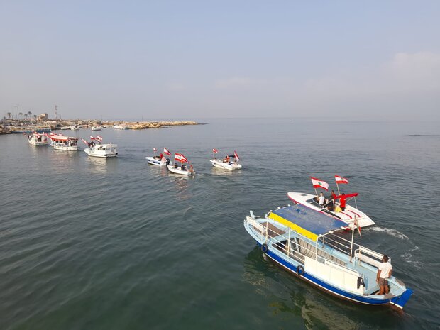 برگزاری راهپیمایی دریایی در حمایت از ثروت های نفتی لبنان+ تصاویر