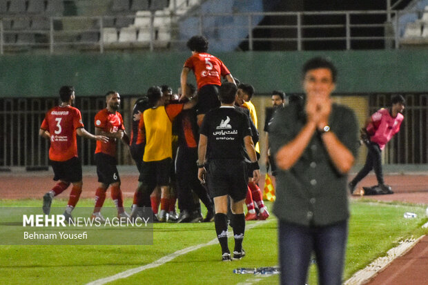 مدعیان در کمین لغزش پرسپولیسِ صدرنشین/ استقلال روی مرز خطرناک