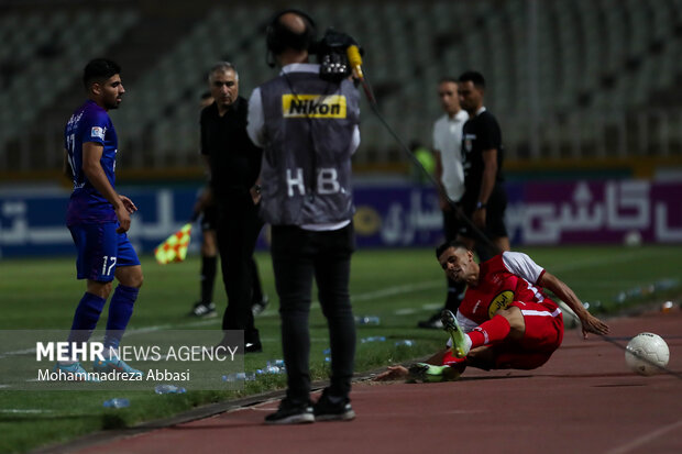 دیدار تیم‌های فوتبال پرسپولیس تهران و هوادار تهران در هفته پنجم لیگ برتر باشگاههای کشور با نتیجه سه بر یک به سود تیم فوتبال پرسپولیس تهران به پایان رسید