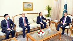 پاکستانی وزیراعظم سے چین کے سفیر نونگ رونگ کی ملاقات