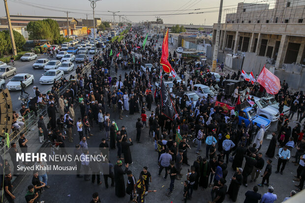ارائه خدمات به زائران حسینی در موکب یادمان «علقمه» جهرم ارائه خدمات به زائران حسینی در موکب یادمان «علقمه» جهرم