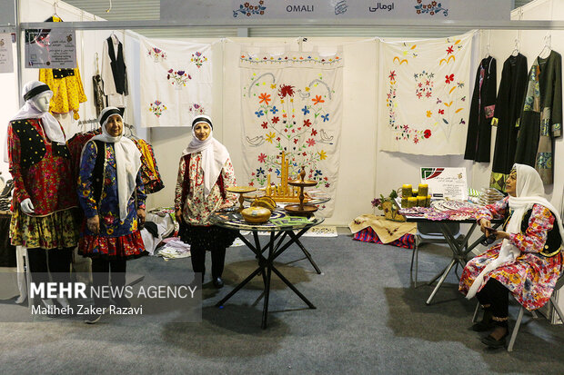 افتتاح نمایشگاه فرهنگ ایران زمین در کیش