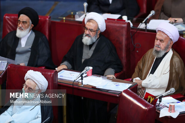 دهمین اجلاسیه مجلس خبرگان رهبری به ریاست آیت الله احمد جنتی صبح امروز سه‌شنبه ۱۵ شهریور ۱۴۰۱ در محل ساختمان قدیم مجلس شورای اسلامی برگزار شد