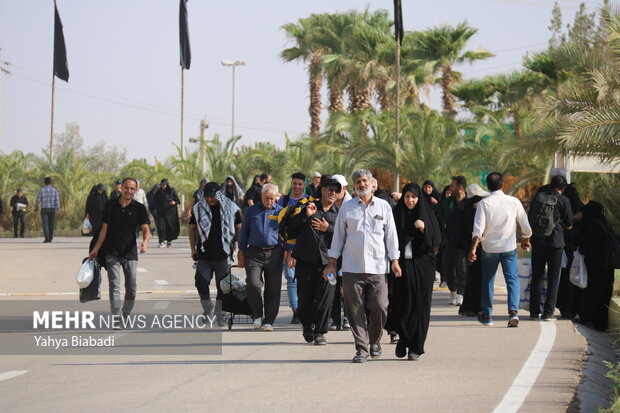 اوجگیری تردد درمهران/نیازموکبها به آب/ورود۱.۱میلیون نفر به عراق