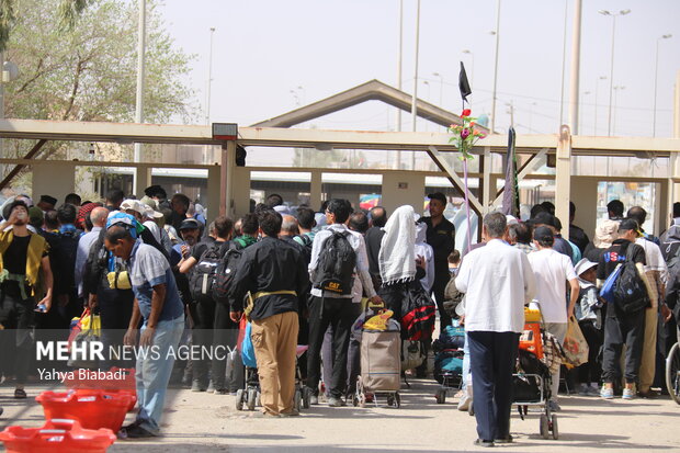 مرز بسته عراق به روی زائران در مرز خسروی