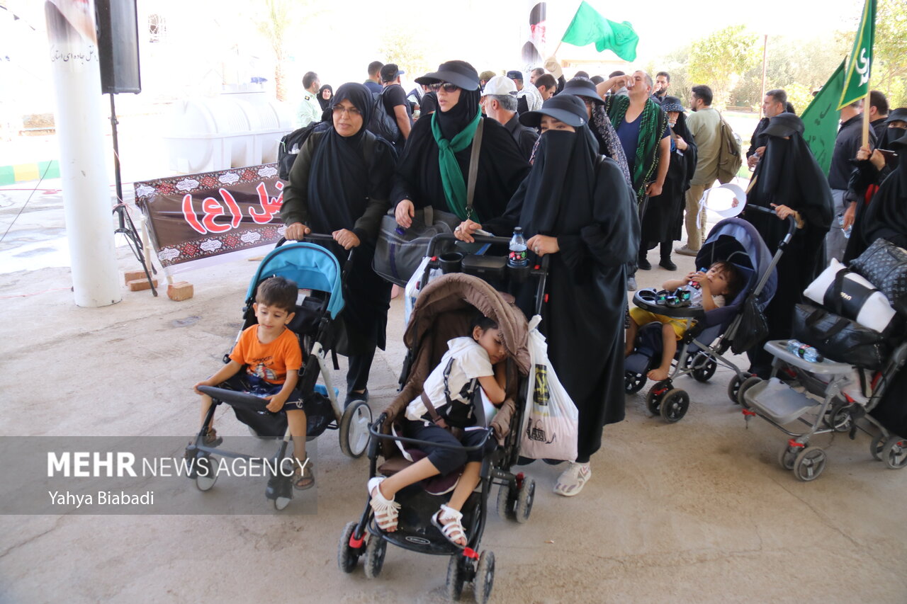 نصف پارکینگهای مهران و شلمچه پُر شد/محدودیتهای ترافیکی اربعین