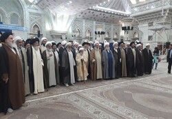أعضاء مجلس الخبراء يجددون العهد والميثاق مع مبادئ الإمام الخميني (رض)