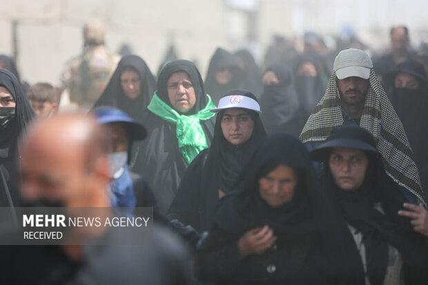 Arbaeen pilgrimage trekking